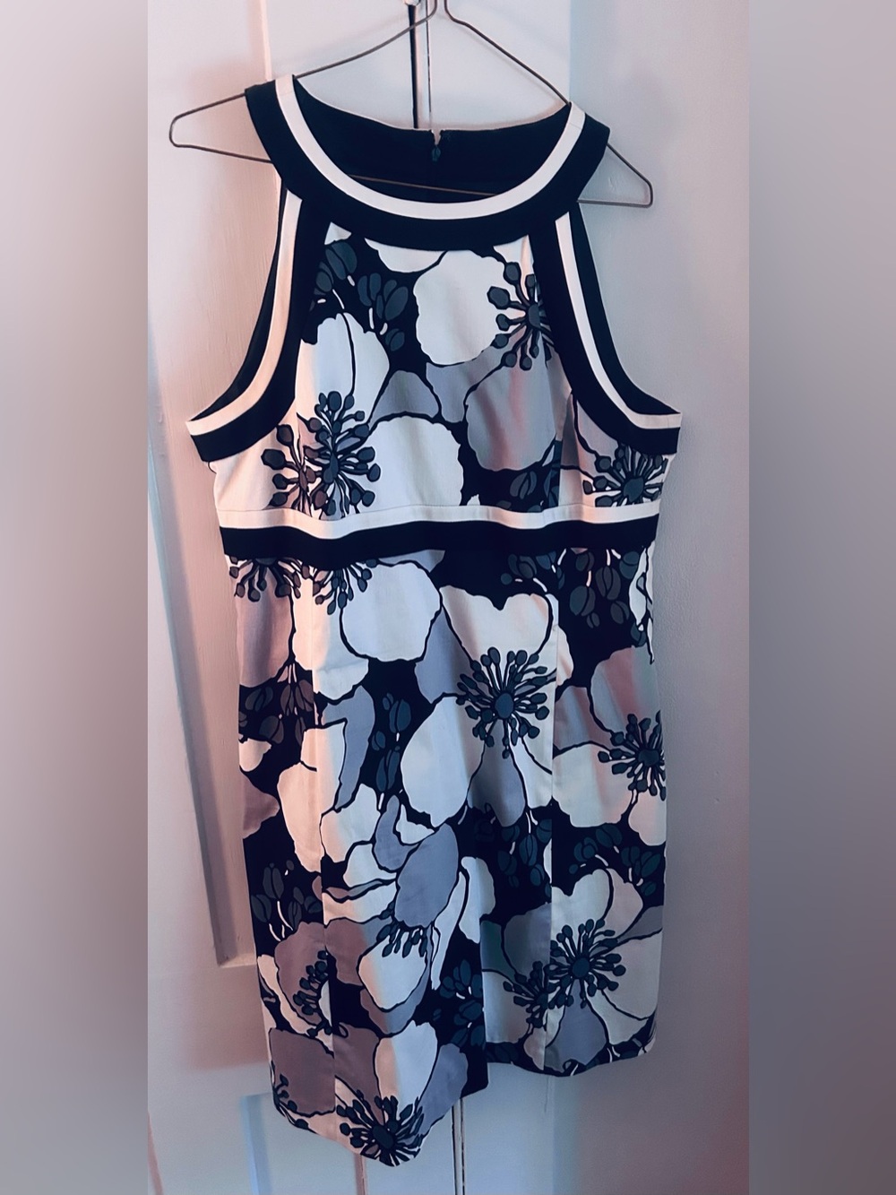 Jones New York Size 16 Black and White Floral Dress